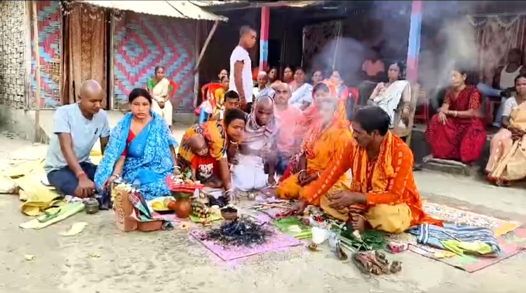 জীবিত তরুণী মেয়ের শ্রাদ্ধ করল বাবা-মা! চরম বিতর্ক