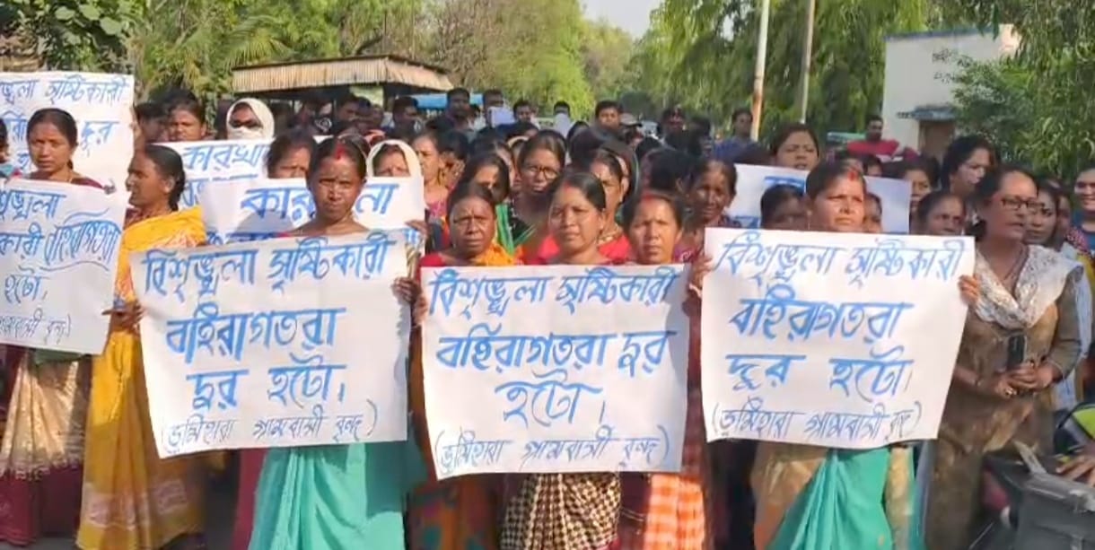 ডিটিপিএসে বহিরাগতদের গ্রেফতারের দাবিতে ফাঁড়িতে জোরদার বিক্ষোভ
