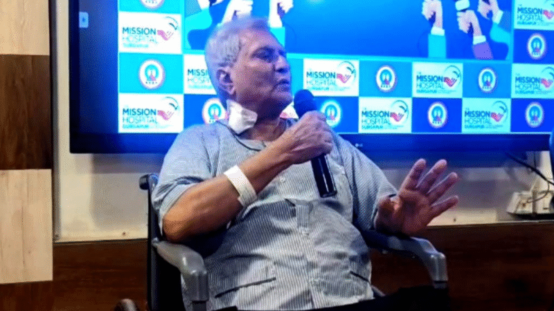 বিশ্বের সর্বাধুনিক রোবট দিয়ে ৮০ বছরের প্রবীণের কোলন ক্যান্সার অপারেশন হল মিশন হাসপাতালে