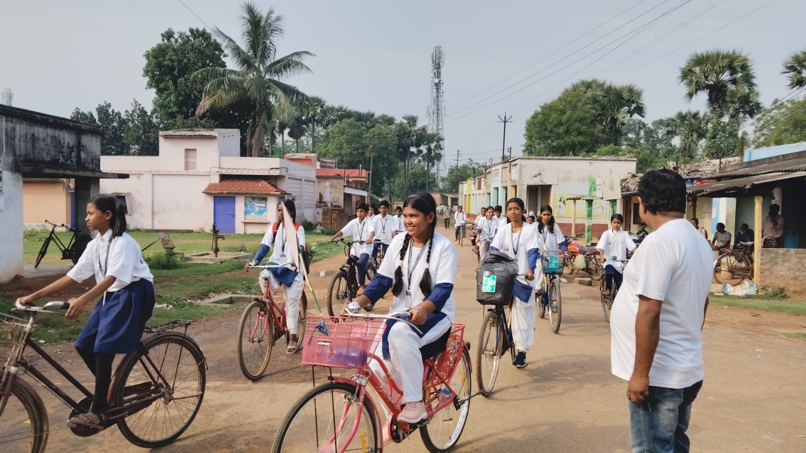 সাইক্লিং করুন, দূষণ রোধ করুন; বিশ্ব সাইকেল দিবসে বর্ণাঢ্য সাইকেল র‍্যালি হল জেমুয়ায়