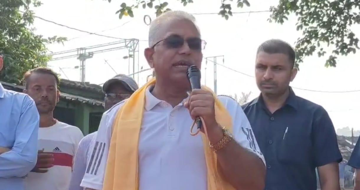 দুর্গাপুর নয়, শুক্রবার সকালে দিল্লি পাড়ি দিলেন দিলীপ, জানালেন পার্টির কাজেই যাচ্ছেন!