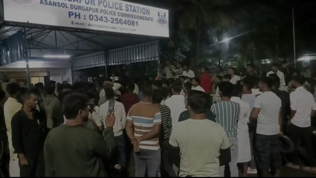 গরু কান্ডে হেনস্থা করায় অভিযুক্ত বিজেপি নেতা ও সঙ্গীদের গ্রেফতারের দাবি দুর্গাপুরে