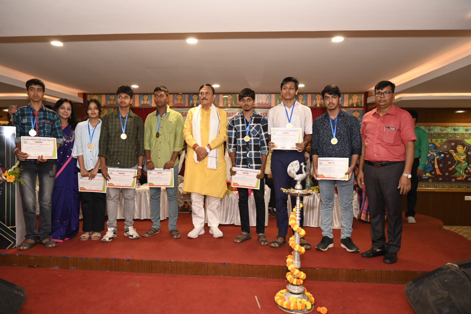 দুর্গাপুরে মাধ্যমিক ও উচ্চ মাধ্যমিক পরীক্ষার কৃতীদের সংবর্ধনা