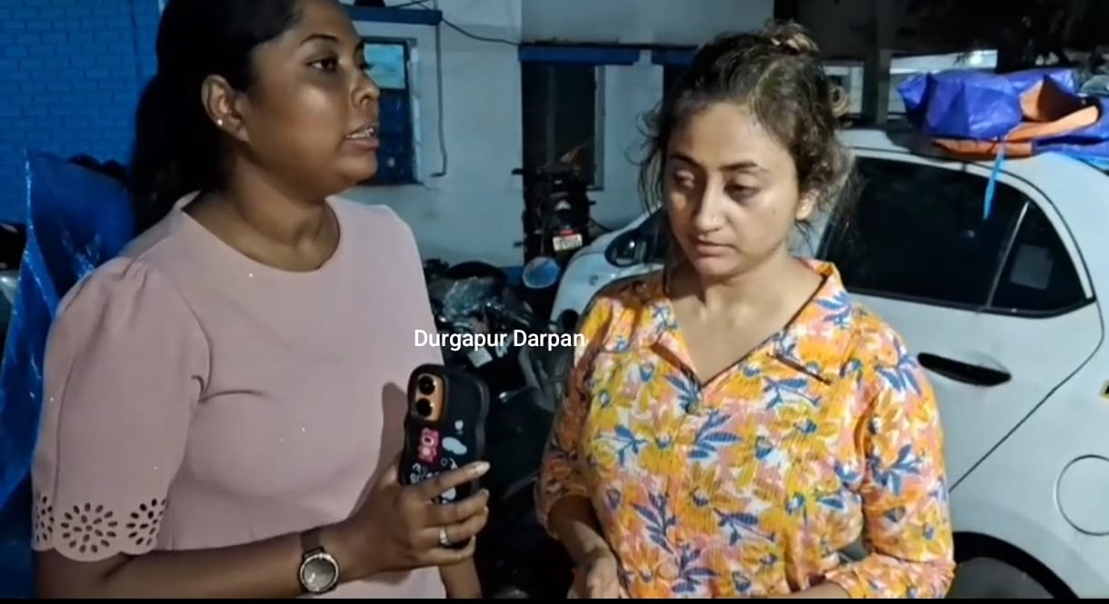 সিটি সেন্টারে ভর সন্ধ্যায় বাজারে যাওয়ার পথে তরুণীর হার ছিনতাই! ধৃত ৪