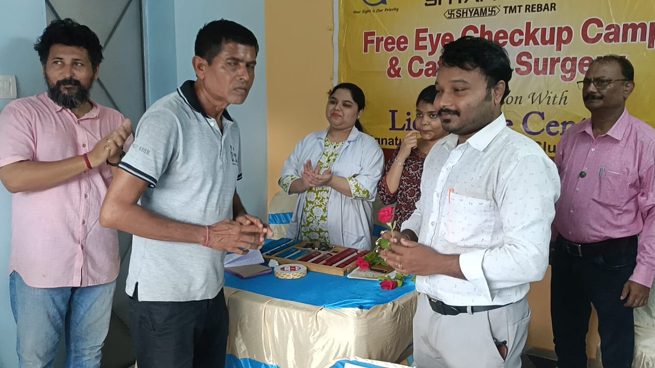গোপালমাঠে ভূমি রক্ষা কমিটির উদ্যোগে বিনামূল্যে চক্ষু পরীক্ষা শিবির