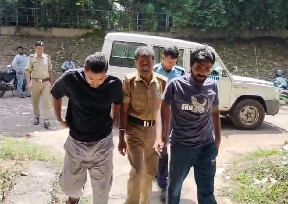 মহিলা আইনজীবীকে শ্লীলতাহানি ও খুনের চেষ্টার অভিযোগে দুর্গাপুরে ধৃত ৪