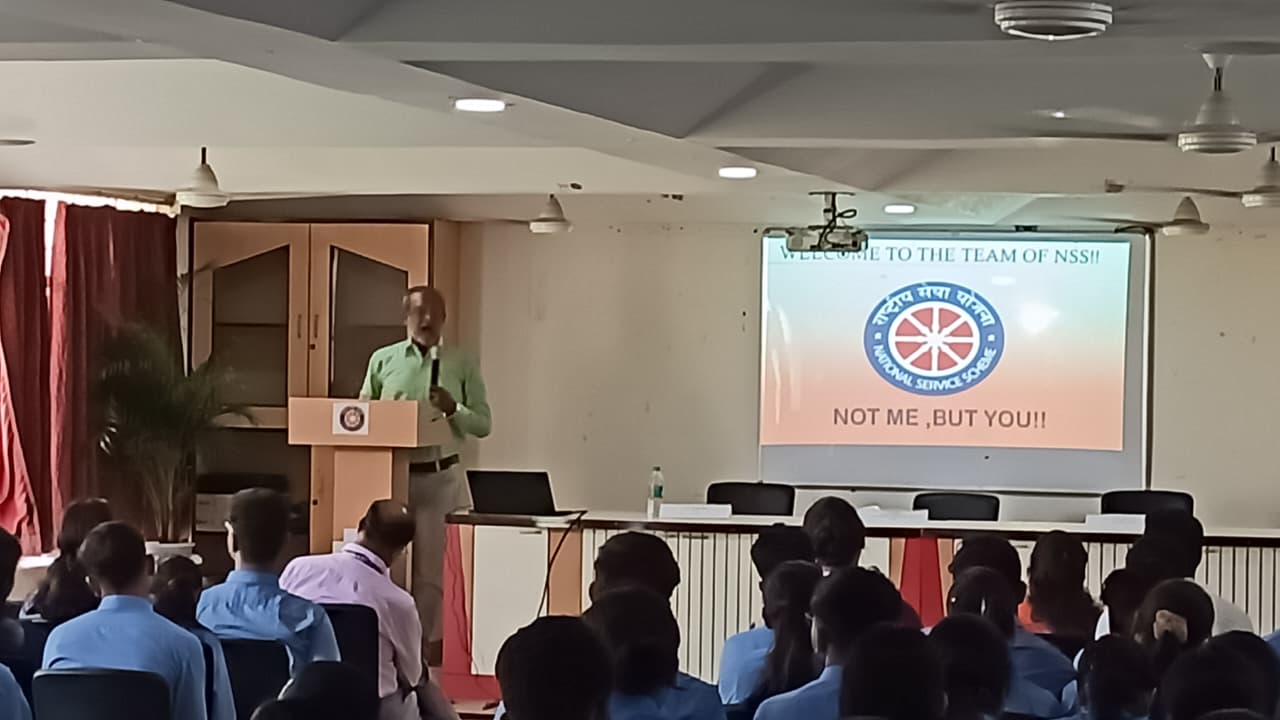 পড়াশোনার সঙ্গে সামাজিক কাজ করার শপথ নিয়ে এনএসএস দিবস উদযাপন হল BCRAPC-তে