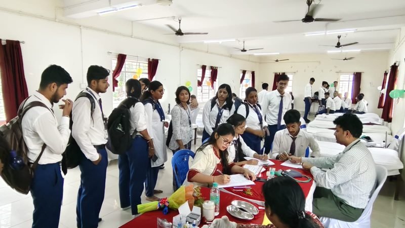 সামাজিক দায়বদ্ধতার অংশ হিসেবে রক্তদান করলেন বিসিআরইসি-র শিক্ষার্থীরা