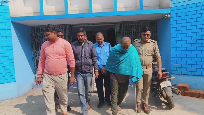 ফের সেই ক্রাচ নিয়ে হাঁটা গুণধর লক্ষ্মী সাহানি! দুর্গাপুরে বাইক চুরির মামলায় নতুন মোড়