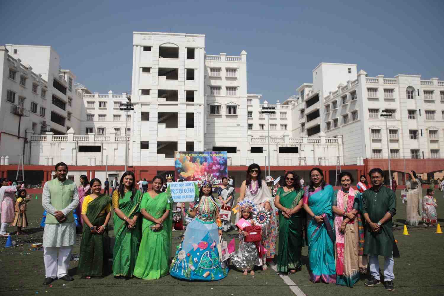 অভিনব বসন্ত উৎসবে মেতে উঠল দুর্গাপুরের দিল্লি পাবলিক স্কুল