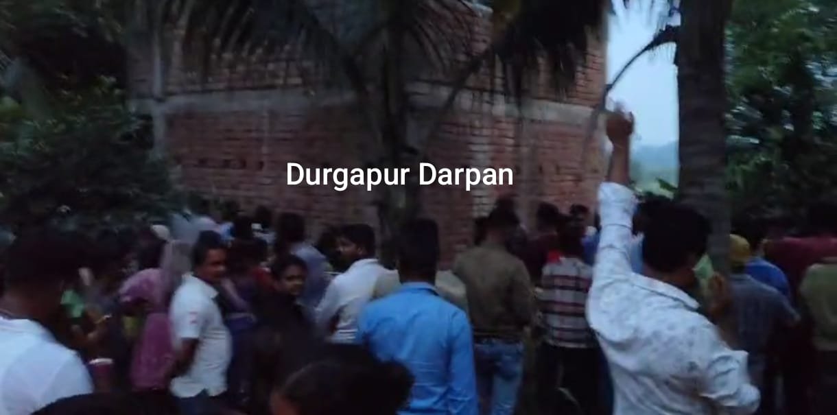 দুর্গাপুরের তৃণমূল নেতা নিখিল নায়েকের রহস্য মৃত্যু, বিশাল উত্তেজনা এলাকায়