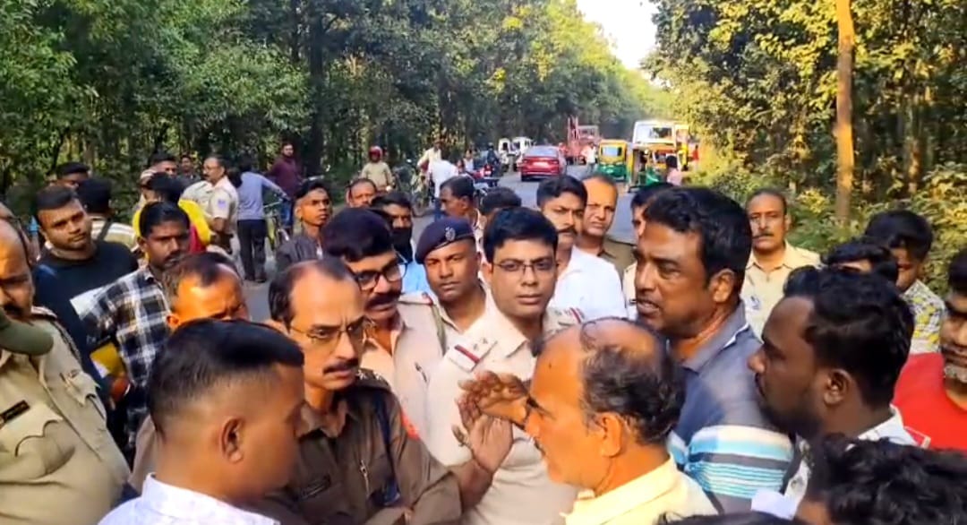 কুলডিহার কাছে মর্মান্তিক দুর্ঘটনা, ডাম্পারের ধাক্কায় মৃত্যু ২৪ বছরের যুবকের