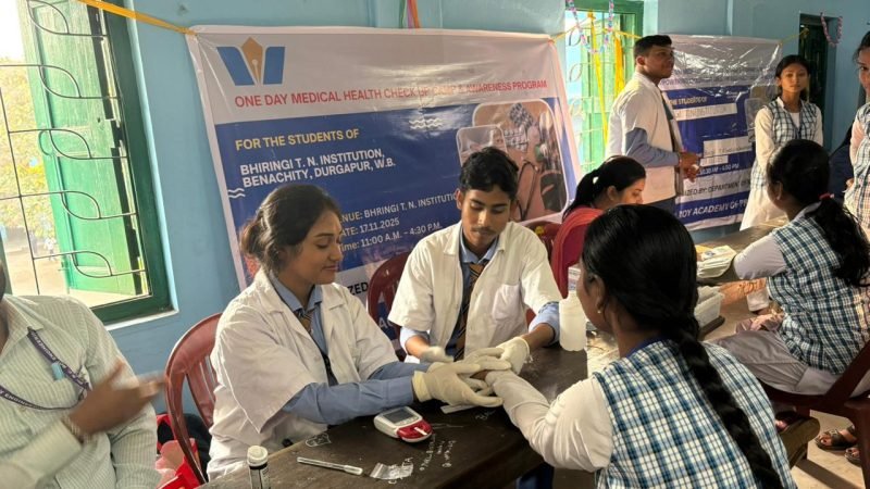 কিশোরীদের স্বাস্থ্য সচেনতায় বিশেষ কর্মসূচী নিল দুর্গাপুরের এই কলেজ