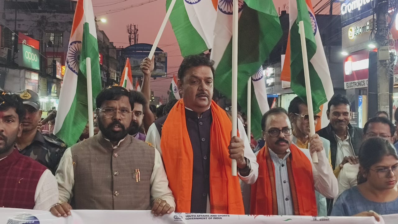 বিহারের পরে বাংলা! দুর্গাপুরে দাবি করলেন উত্তরপ্রদেশের বিজেপি সাংসদ