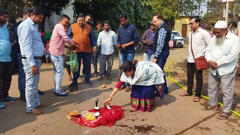 বর্ষার দুর্ভোগে ইতি টানতে উদ্যোগ—পানাগড় দক্ষিণ ক্যানাল পাড়ে শুরু নিকাশি নর্দমার কাজ