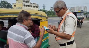 জাতীয় সড়কে কড়া নজরদারি, অটো-টোটোর বিরুদ্ধে দুর্গাপুর ট্রাফিক পুলিশের অভিযান