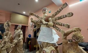 ফেলে দেওয়া আইসক্রিমের কাঠি, কফির কাপে দুর্গা! সুবর্ণজয়ন্তীতে চমক পলাশডিহা তরুণ সংঘের
